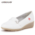 2014 vente en gros mode style slip blanc sur les chaussures d&#39;infirmières populaires